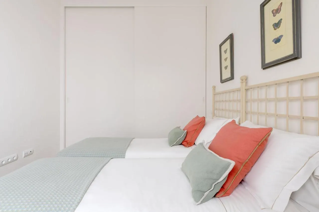 Plaza Nueva 2 Bedrooms & 2 Bathrooms contacts